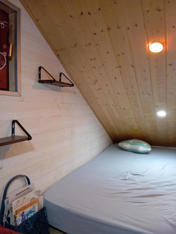 La P'Tite Maison Bois Du Herisson Menetrux-en-Joux Extérieur photo