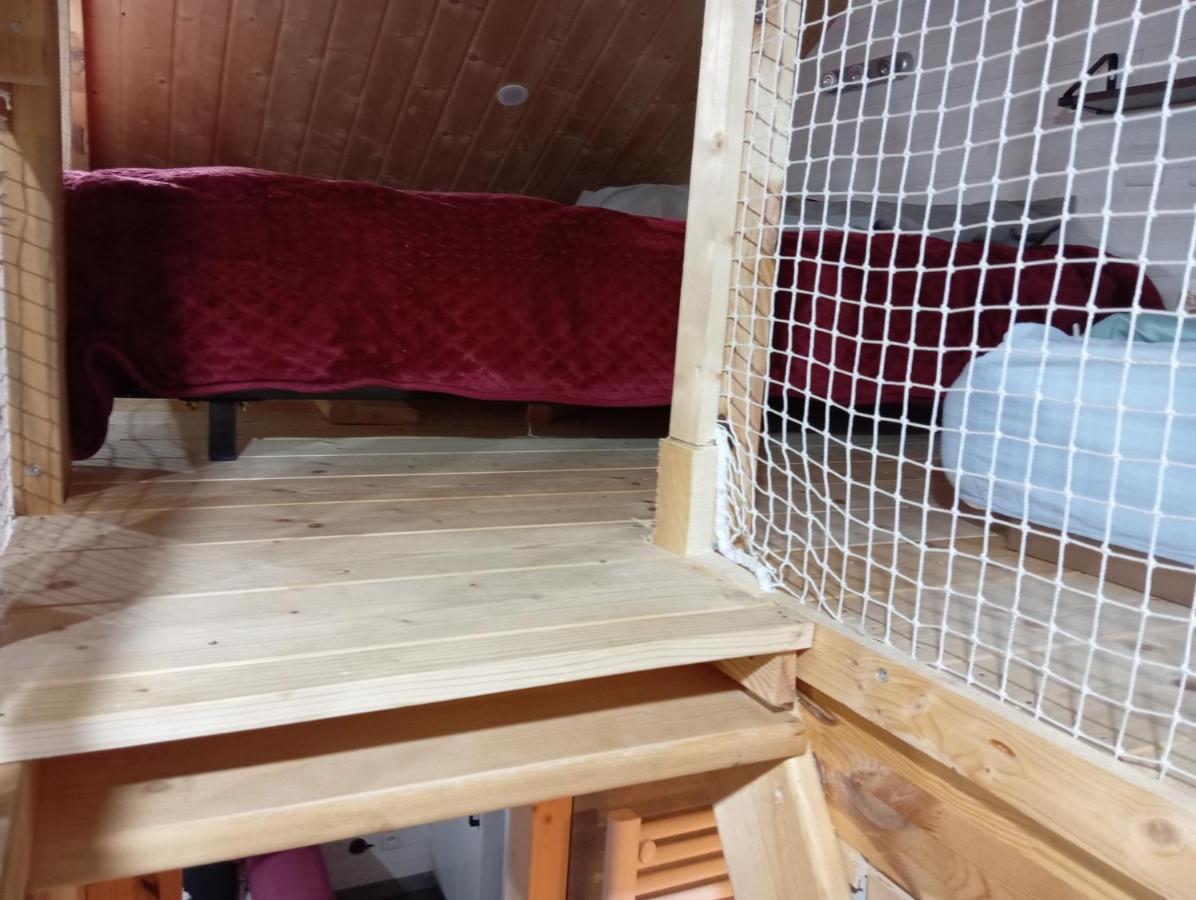 La P'Tite Maison Bois Du Herisson Menetrux-en-Joux Extérieur photo
