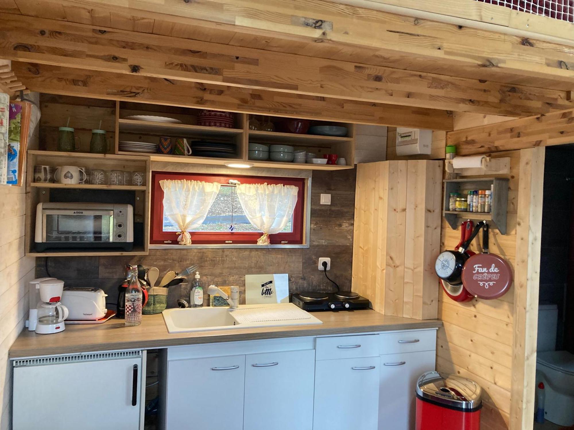La P'Tite Maison Bois Du Herisson Menetrux-en-Joux Extérieur photo