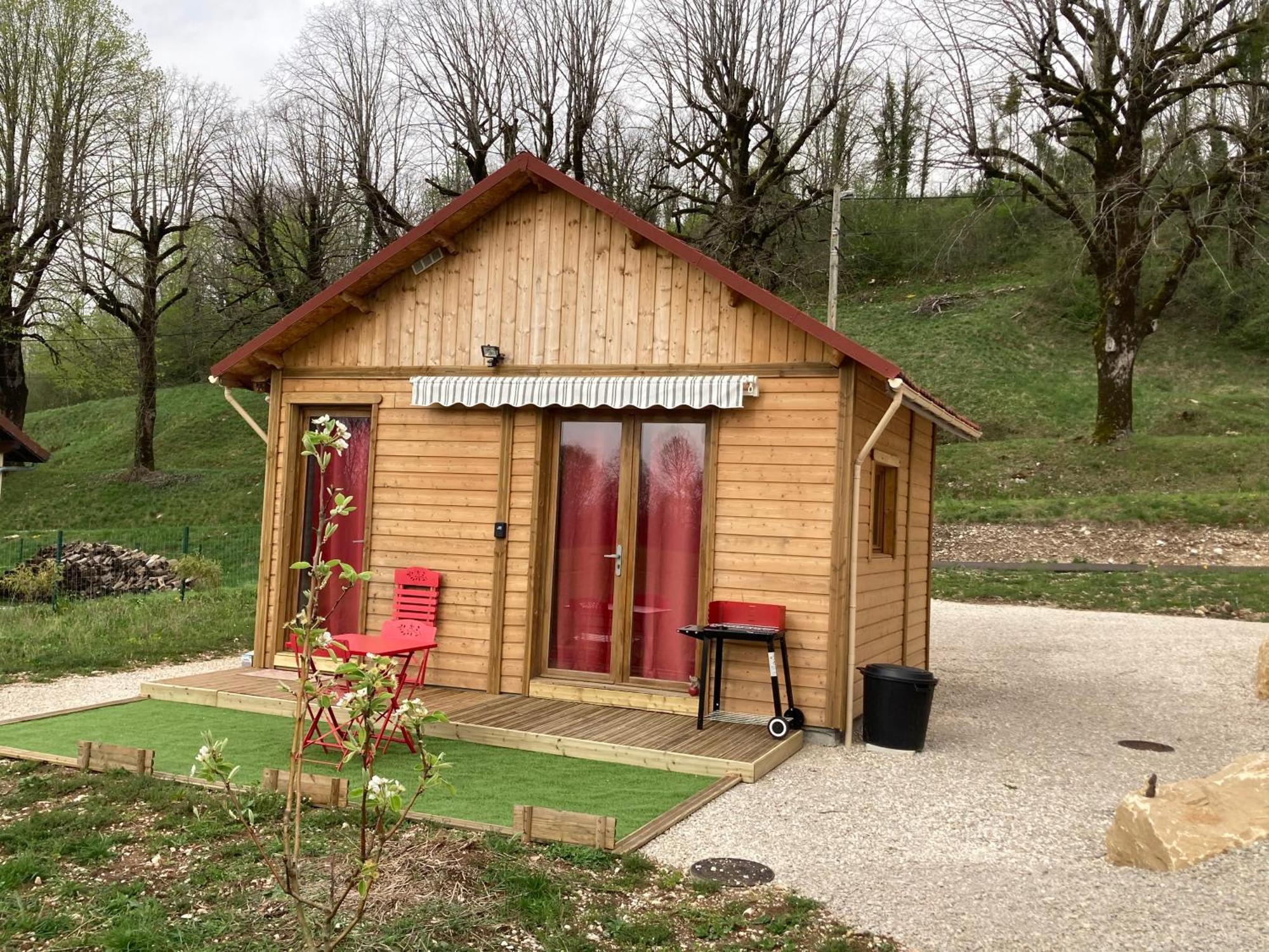 La P'Tite Maison Bois Du Herisson Menetrux-en-Joux Extérieur photo